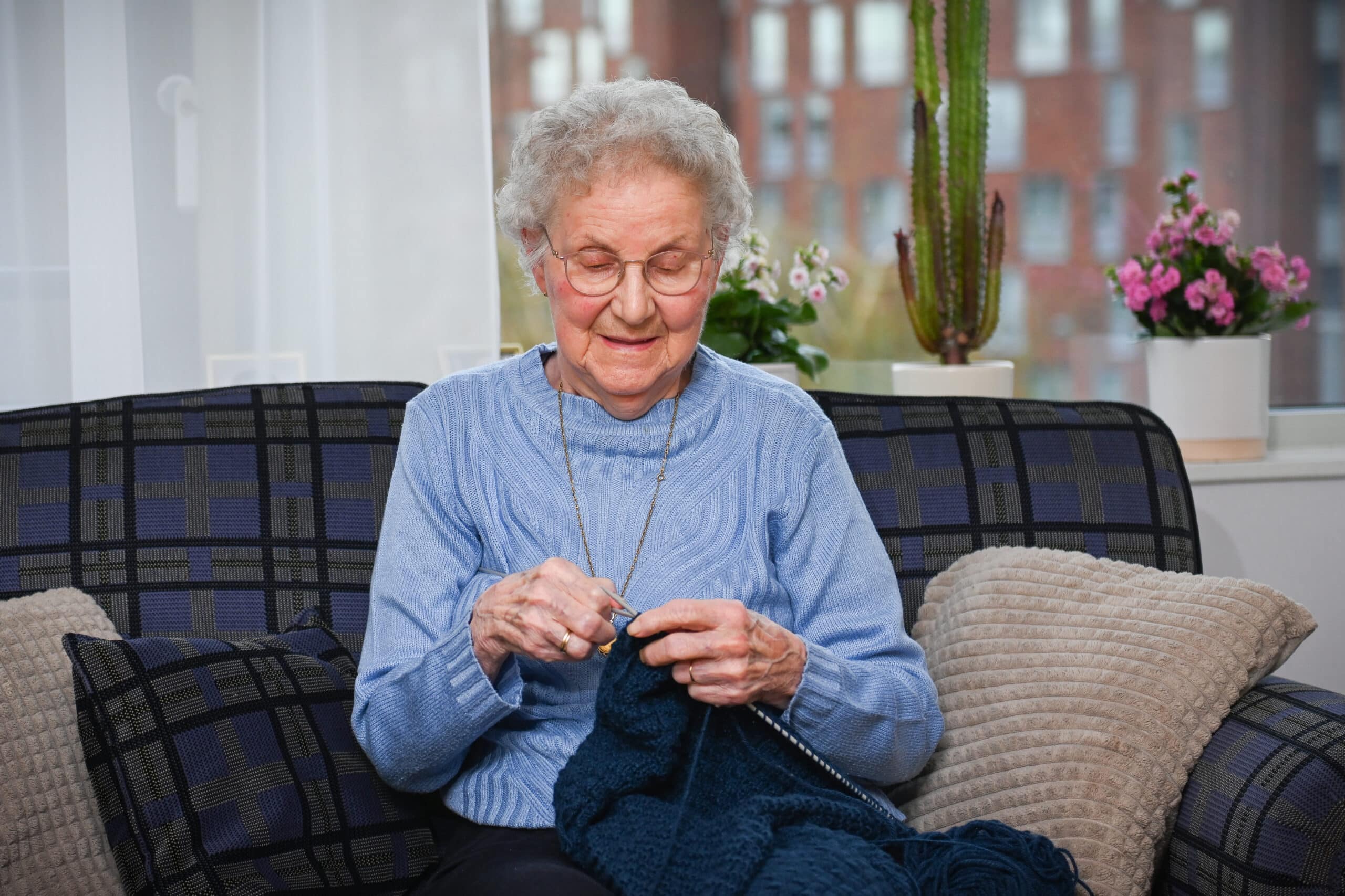 Handwerken als vrijwilliger met onze bewoners? Kom handwerken in de zorg en maak onze bewoners blij met een waardevolle middag.